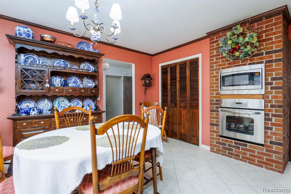 830 Croydon Road, Rochester Hills, MI 48309 — Photo 26