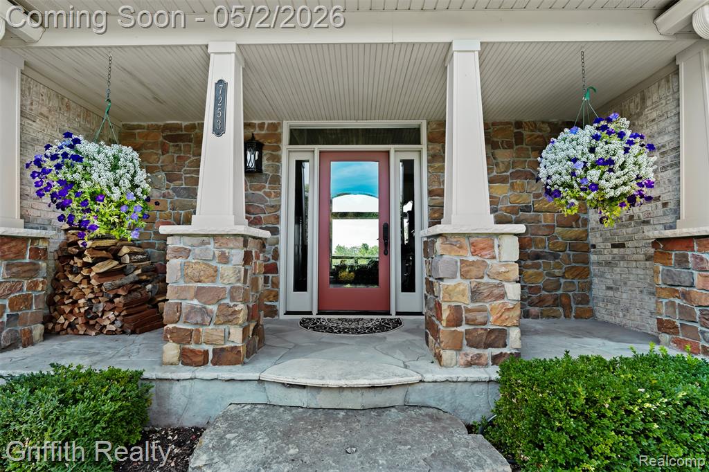 7253 Summit Ridge, Brighton, MI 48116 — Photo 2