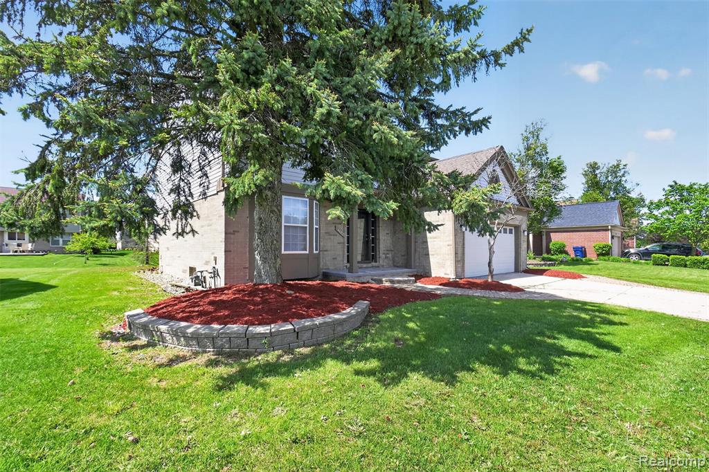 4642 Pond Run, Canton, MI 48188 — Photo 2