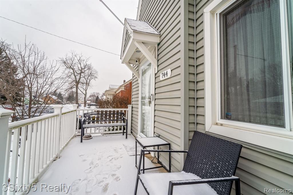 744 RIVERBANK Street, Wyandotte, MI 48192 — Photo 6