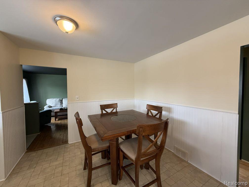 8411 Monroe Boulevard, Taylor, MI 48180 — Photo 15