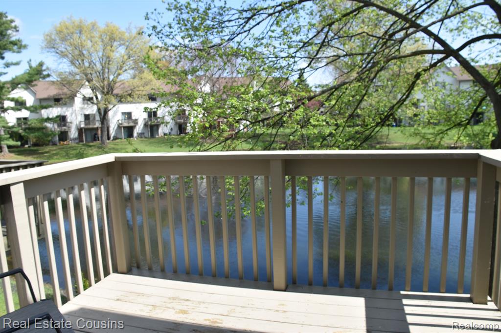 7230 BLUEWATER Drive, 130, Clarkston, MI 48348 — Photo 30