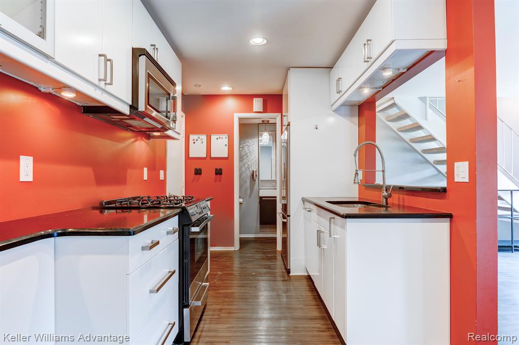 23585 Stonehenge Boulevard, Novi, MI — Photo 9
