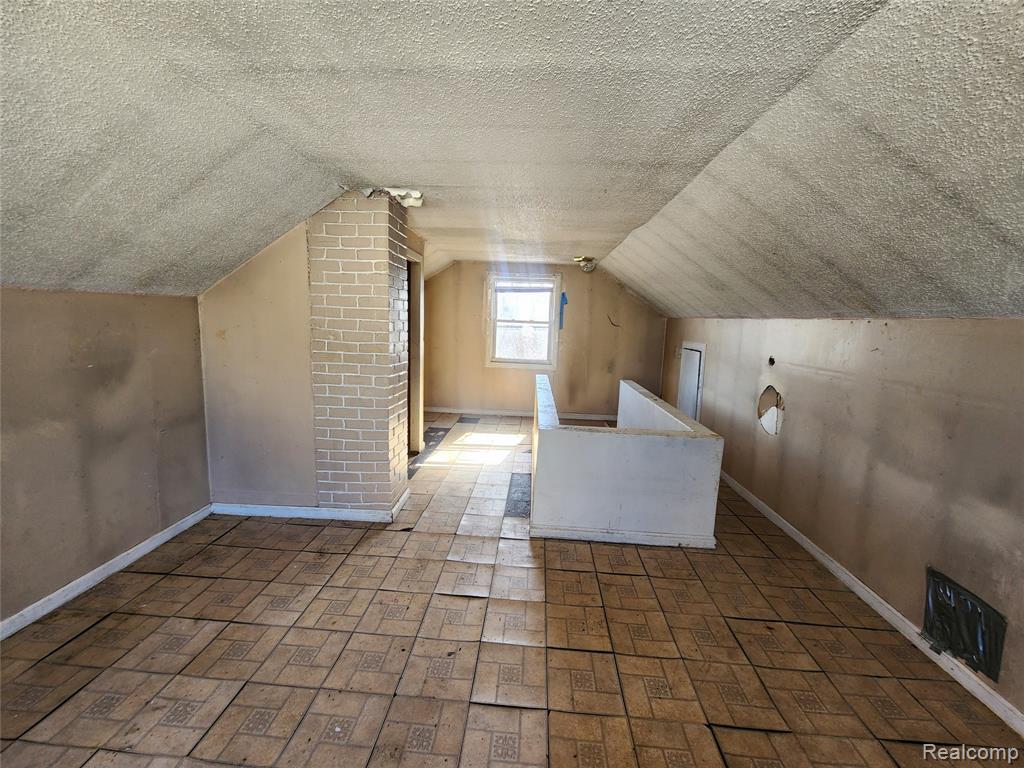 11669 Strathmoor Street, Detroit, MI, 48227