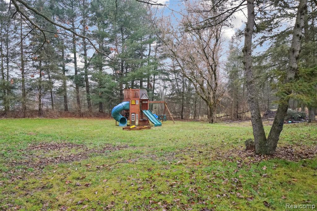 4186 BRANDON Drive, Howell, MI 48843 — Photo 34