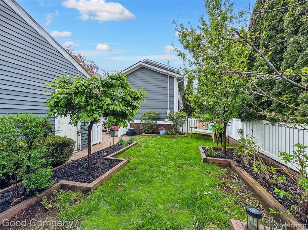 519 Wallace Street, Birmingham, MI 48009 — Photo 42