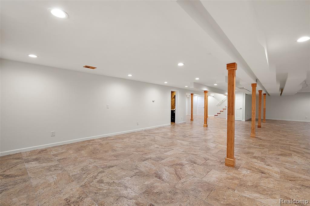 5353 W Bloomfield Lake Road, West Bloomfield, MI 48323 — Photo 52