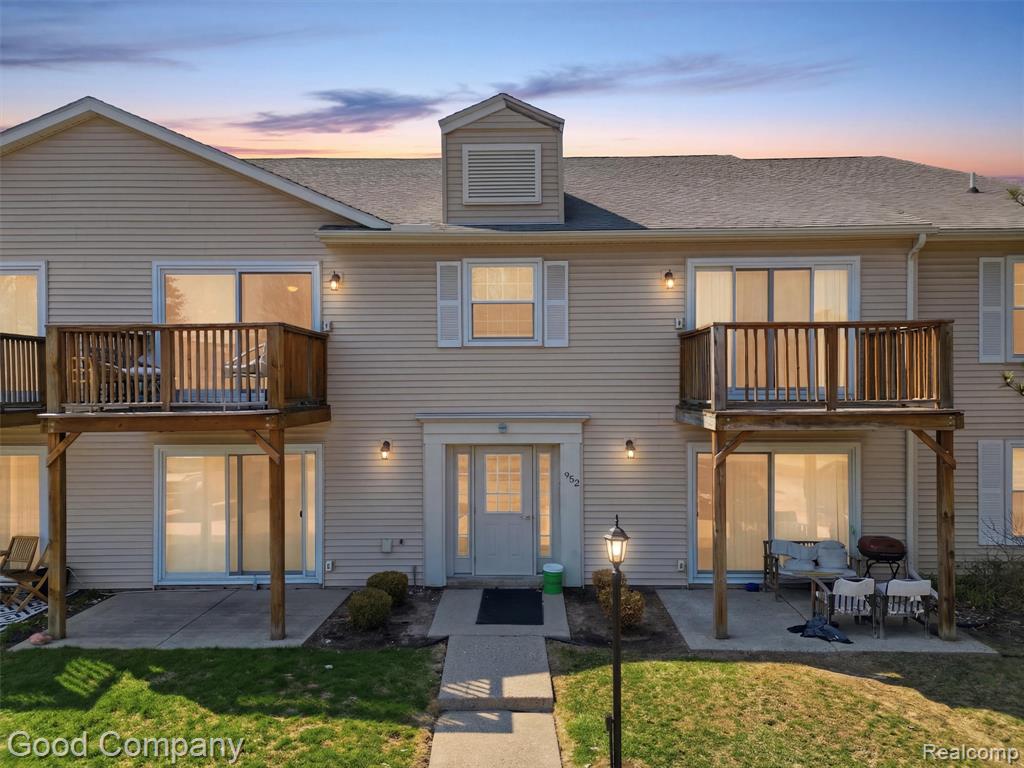 952 Bloomfield Village Boulevard, D, Auburn Hills, MI 48326 — front exterior