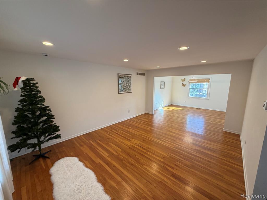 4205 Pinehurst Drive, West Bloomfield, MI — Photo 4