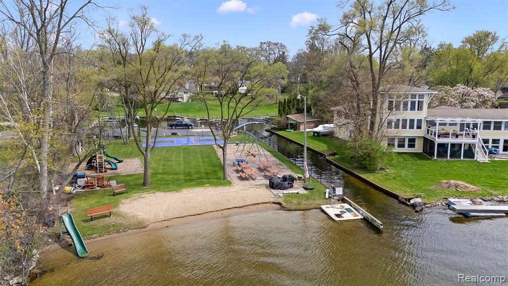 2745 Lari Court, West Bloomfield, MI 48324 — Photo 43