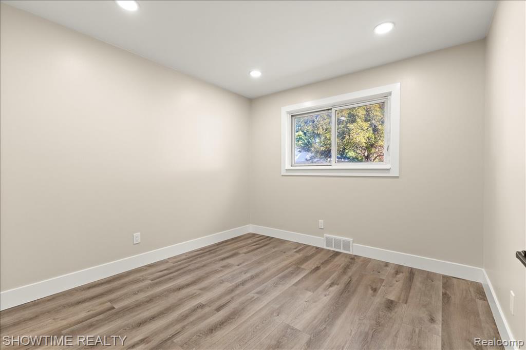 10358 Cloverdale Avenue, Ferndale, MI 48220 — Photo 24