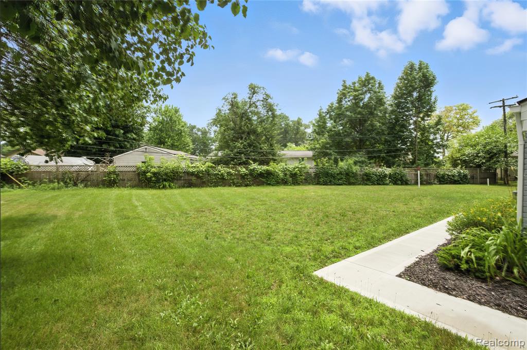 4736 Summerhill Drive, Clarkston, MI — Photo 4