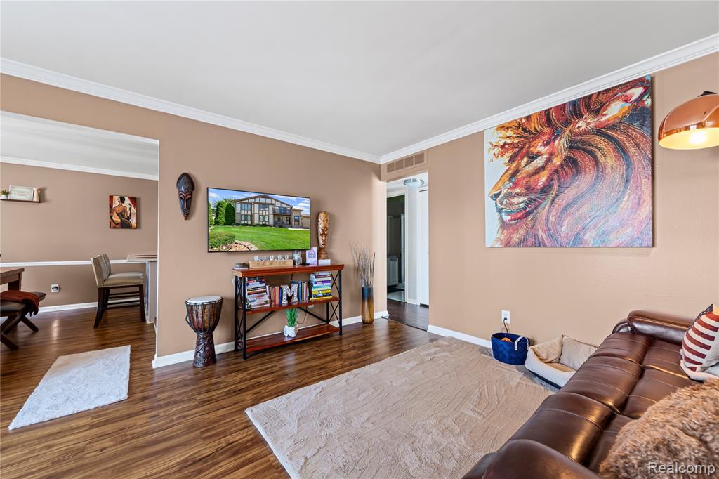 806 Country Club Drive, Saint Clair Shores, MI 48082 — Photo 3