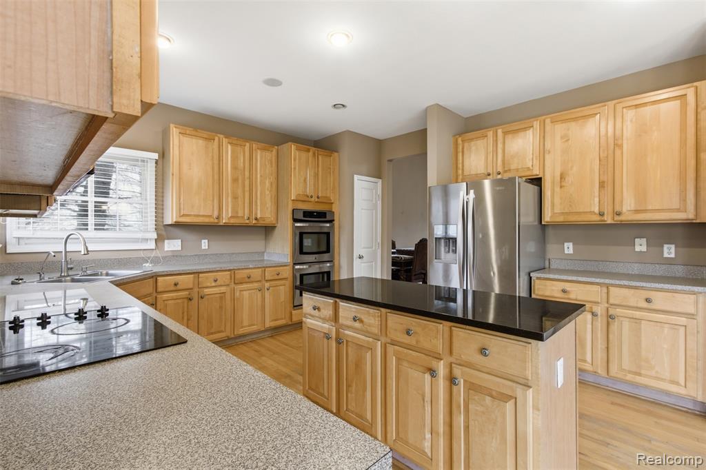 5139 Birkdale Drive, Commerce Twp, MI 48382 — Photo 19