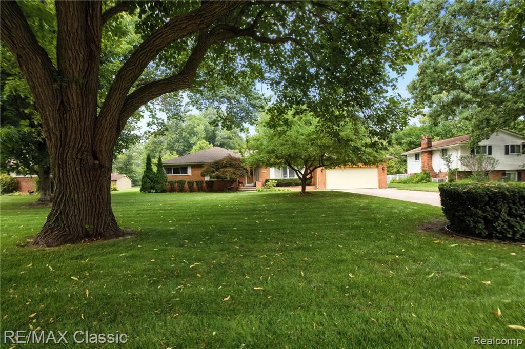 415 Booth Road, Troy, MI 48085 — Photo 4