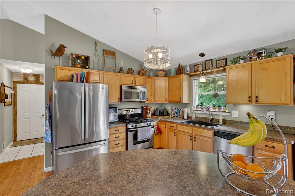 9565 Crofoot Road, Fowlerville, MI 48836 — Photo 11