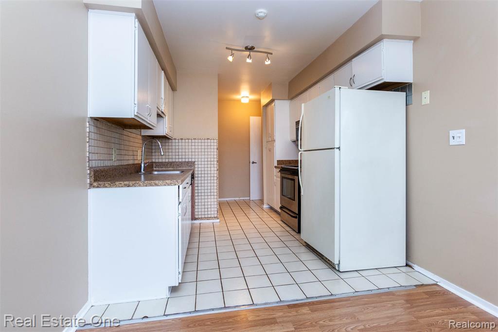 1891 Vine Way Drive, 33, Canton, MI 48188 — Photo 15
