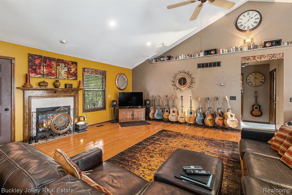 928 WESTWIND SHORE Drive, Howell, MI 48843 — Photo 6