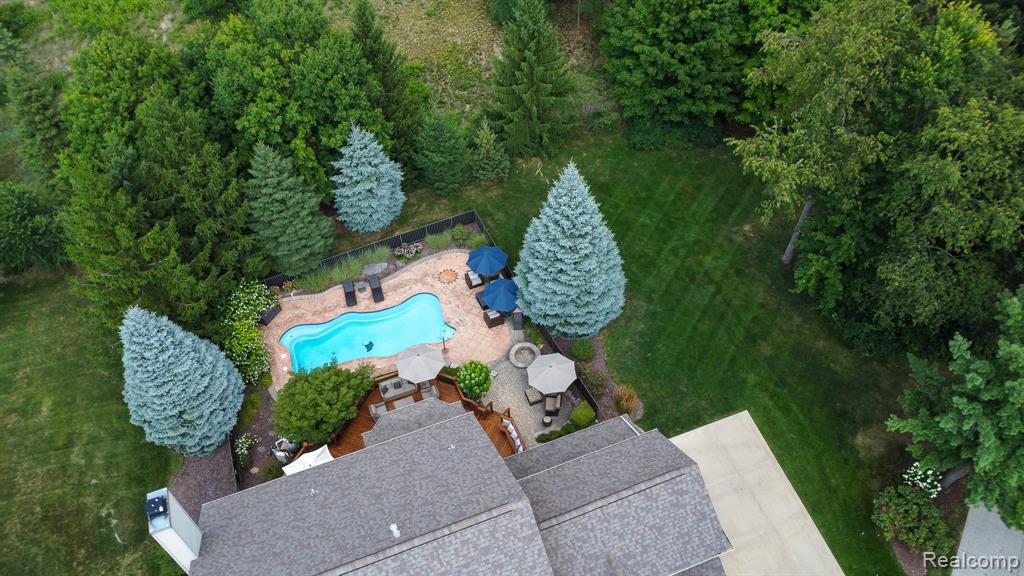 4910 Knollcrest Court, Commerce Twp, MI 48382 — Photo 4