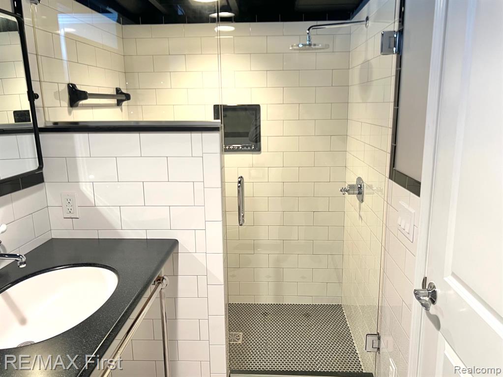 4516 Robinwood Avenue, Royal Oak, MI 48073 — Photo 23