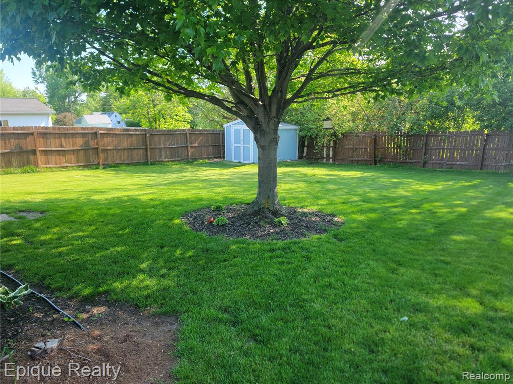 753 Applegate Drive, Marysville, MI 48040 — Photo 22