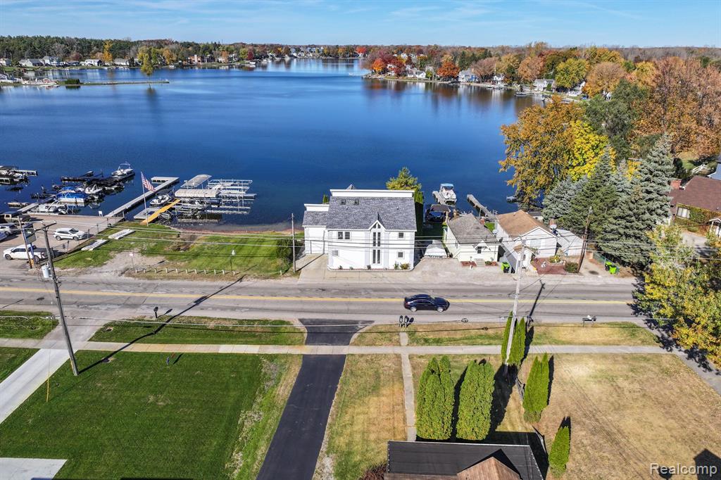 2076 S Long Lake Road, Fenton, MI 48430 — Photo 39