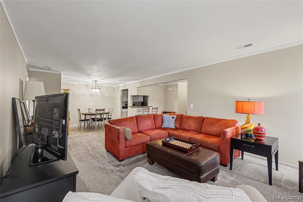 4578 Berkshire Drive, Sterling Heights, MI 48314 — Photo 6