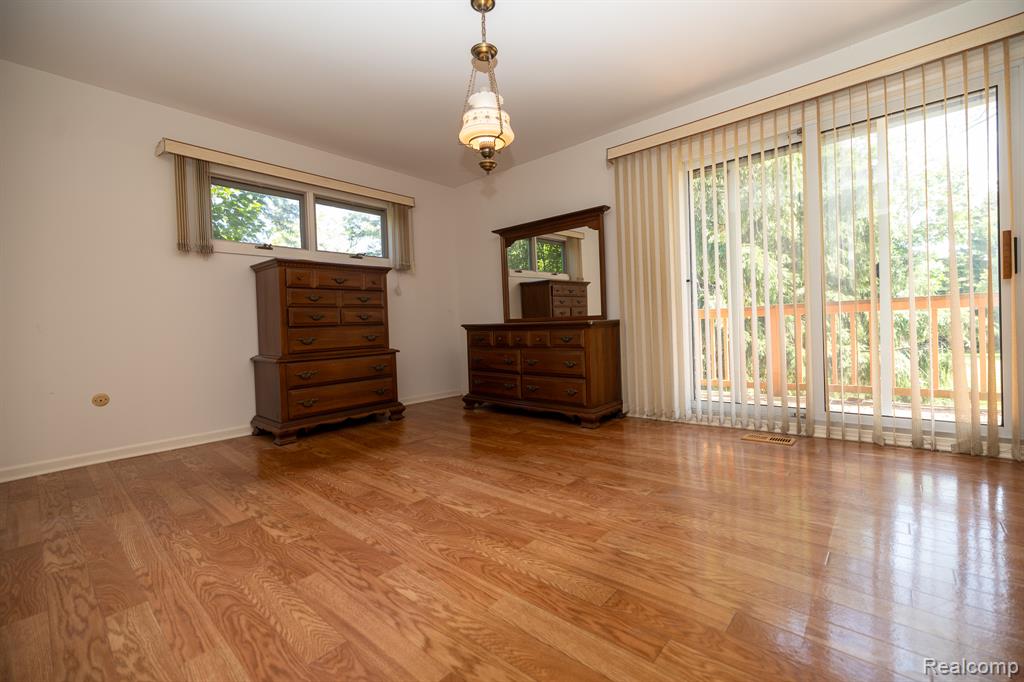 6084 Upper Straits Boulevard, West Bloomfield, MI 48324 — Photo 16