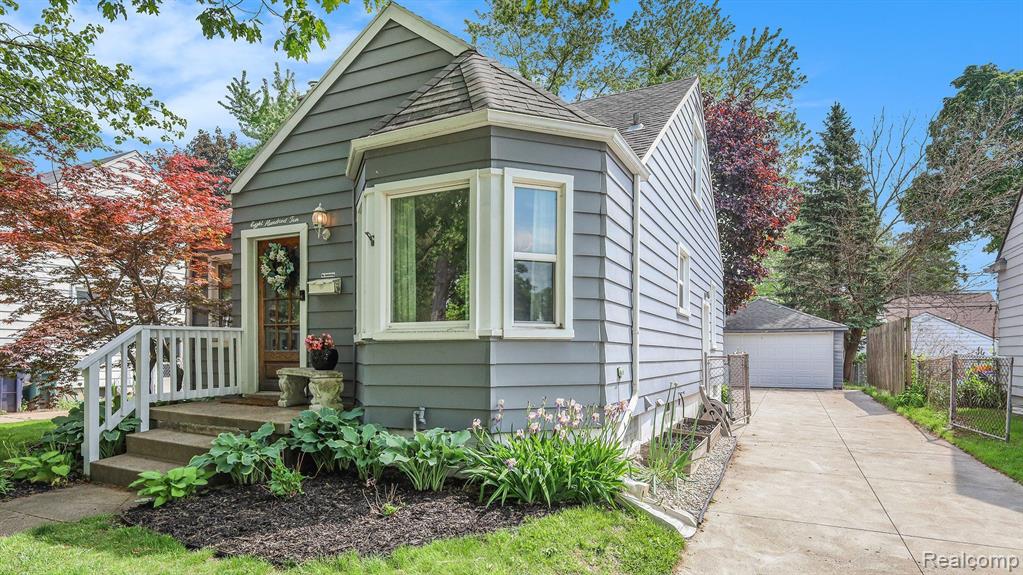 810 N GAINSBOROUGH Avenue, Royal Oak, MI 48067 — Photo 4