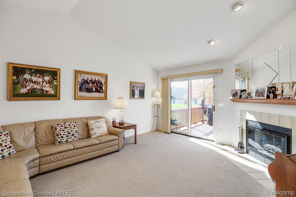 35211 White Pine Trail, Farmington Hills, MI 48335 — Photo 11