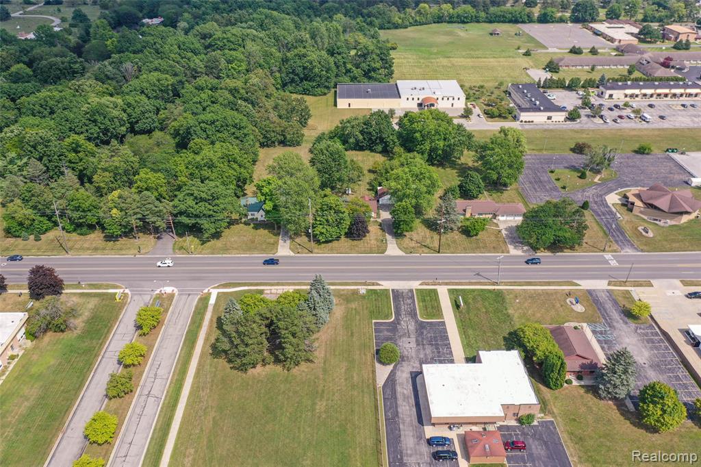 430 N Center Road, Saginaw, MI 48638 — Photo 32