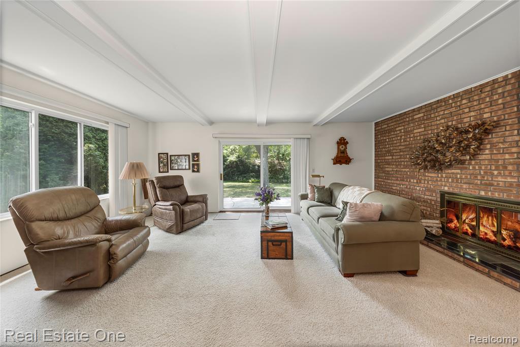 5487 Boros Drive, Troy, MI 48085 — Photo 17