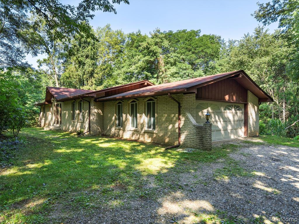 4875 Lockwood Drive, Washington, MI — Photo 3