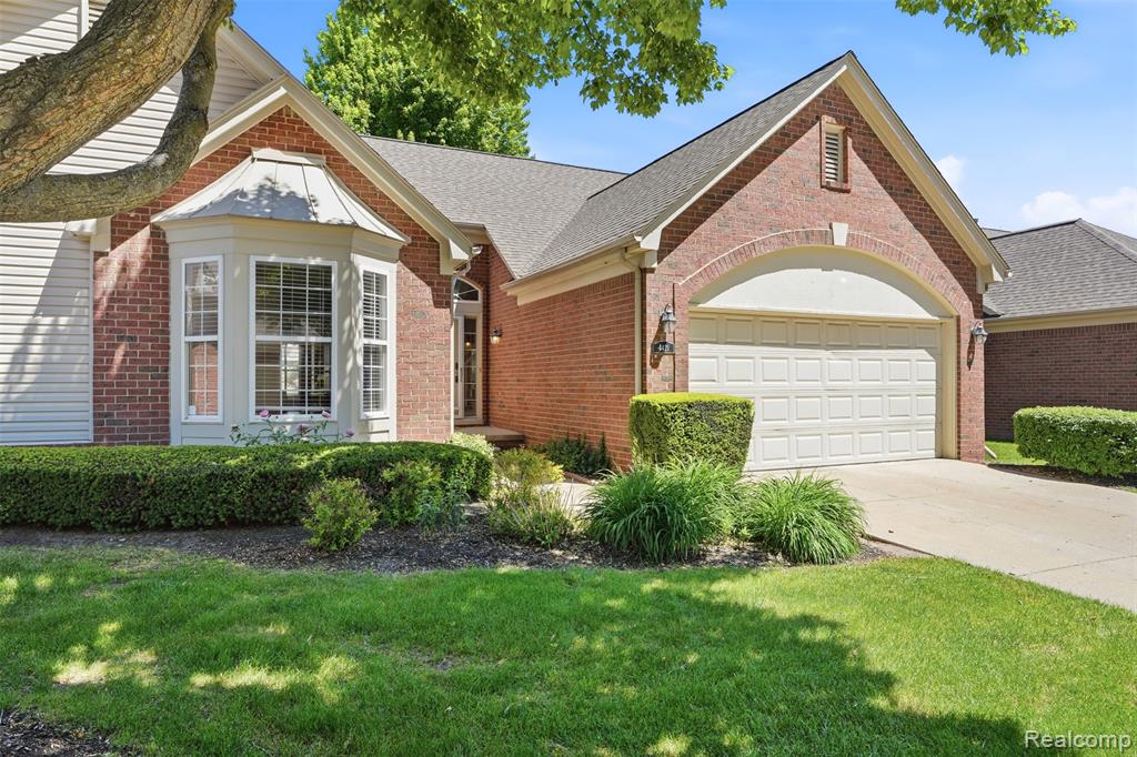 4421 Honeysuckle Drive, Sterling Heights, MI 48314 — Photo 4