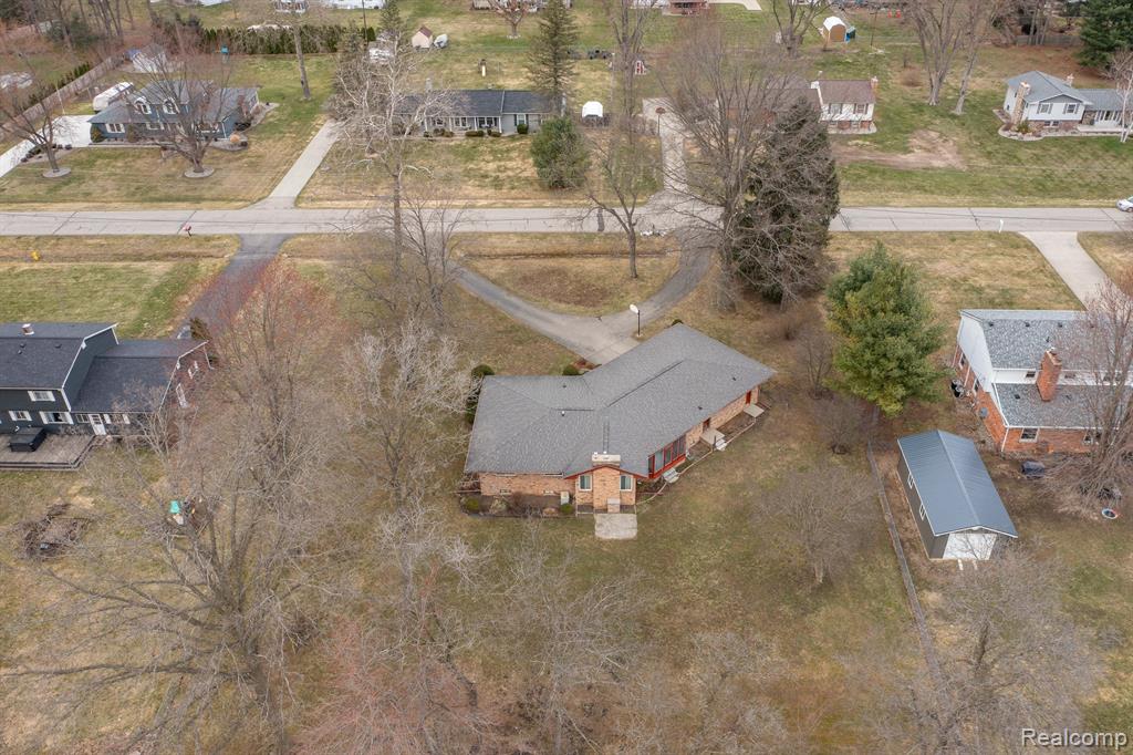 6226 GOLFVIEW Drive, Burton, MI 48509 — Photo 17