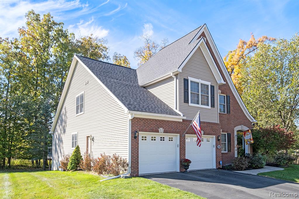 10229 Edgewood Drive, Grand Blanc, MI 48439 — Photo 30