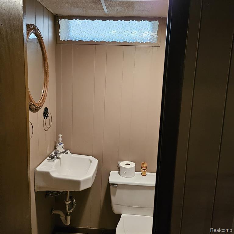 413 Thors Street, Pontiac, MI 48342 — Photo 32
