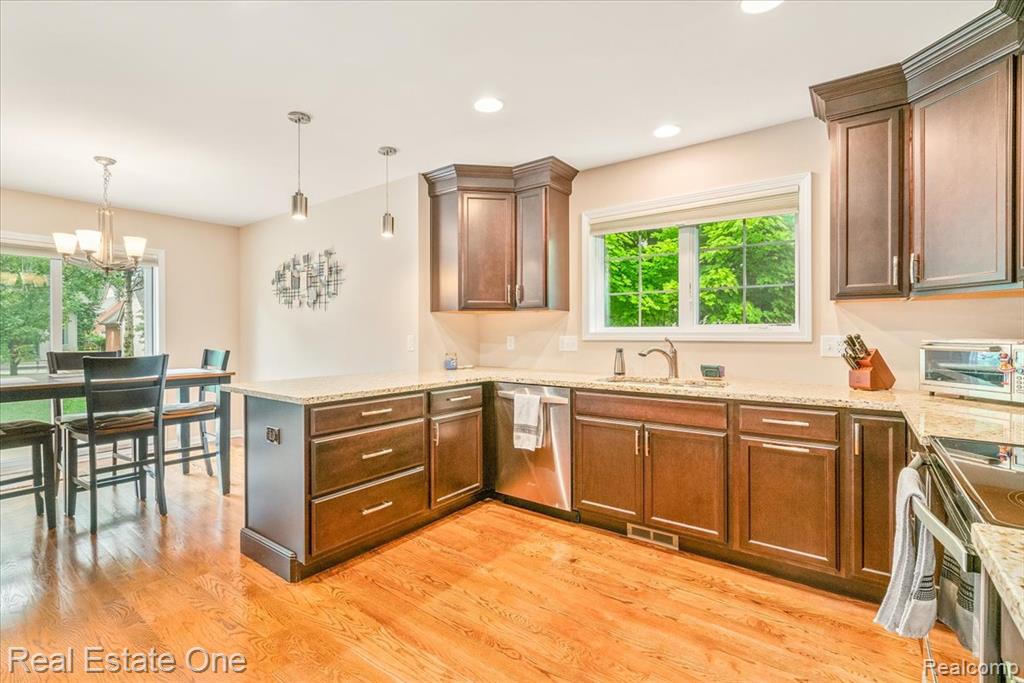 43543 Abbey Circle, Canton, MI 48187 — Photo 24