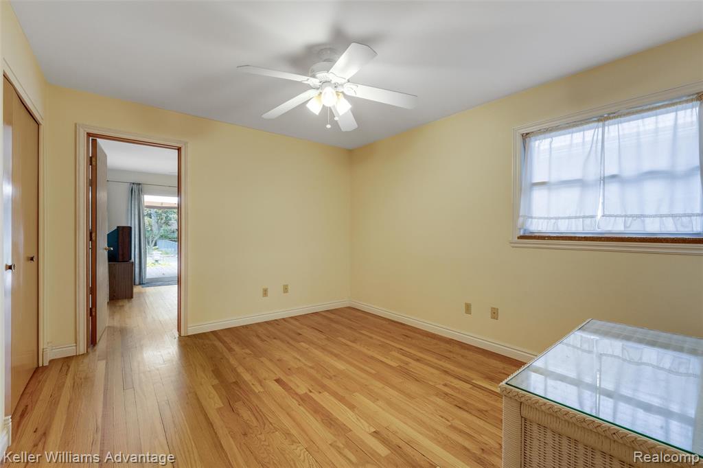 3979 Grindley Park Street, Dearborn Heights, MI 48125 — Photo 17