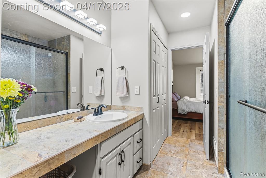 2270 Golden Pond, Fenton, MI, 48430