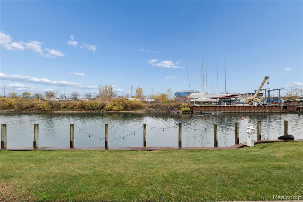 74 SAND BAR Lane, Detroit, MI 48214 — Photo 53