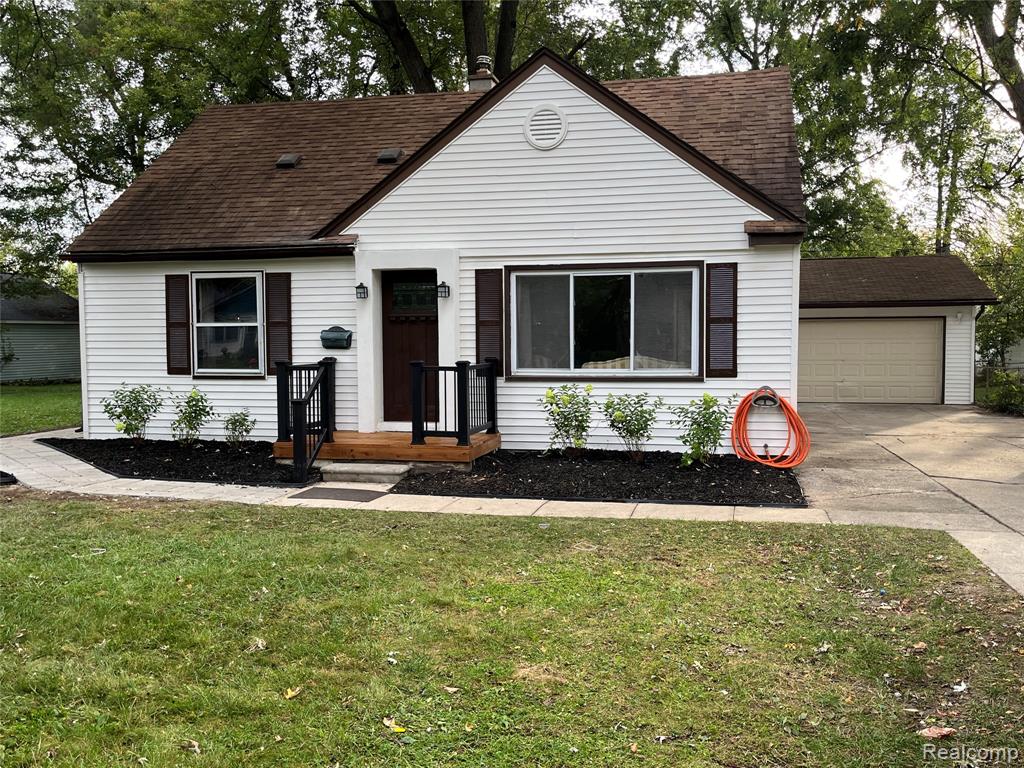 23096 HAWTHORNE Street, Farmington, MI 48336 — Photo 2