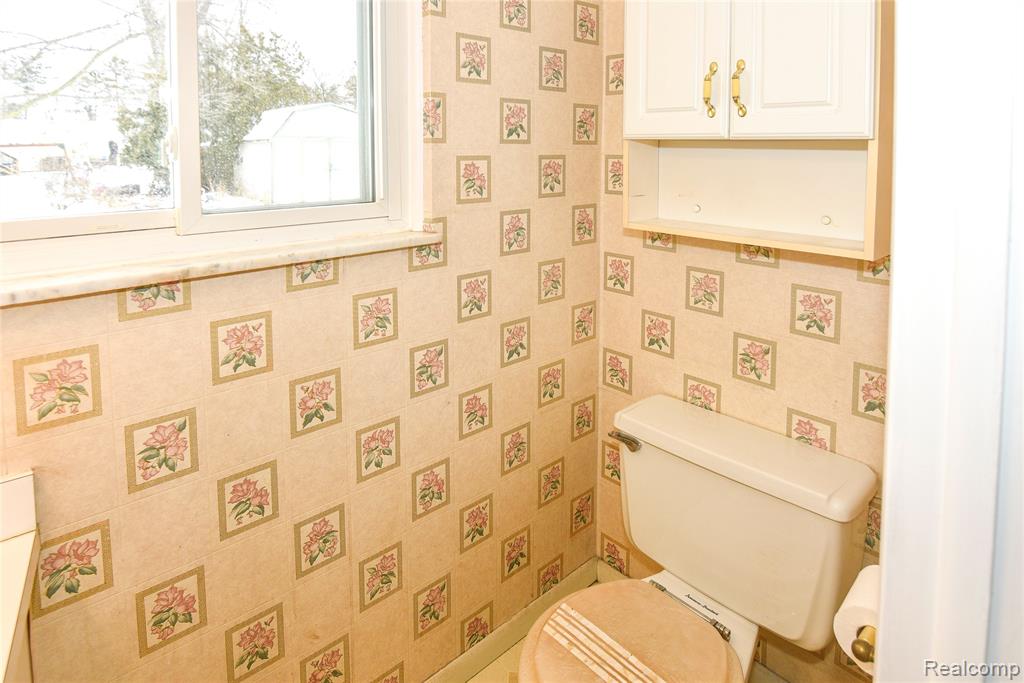 884 Eugene Drive, Oxford, MI 48371 — Photo 38