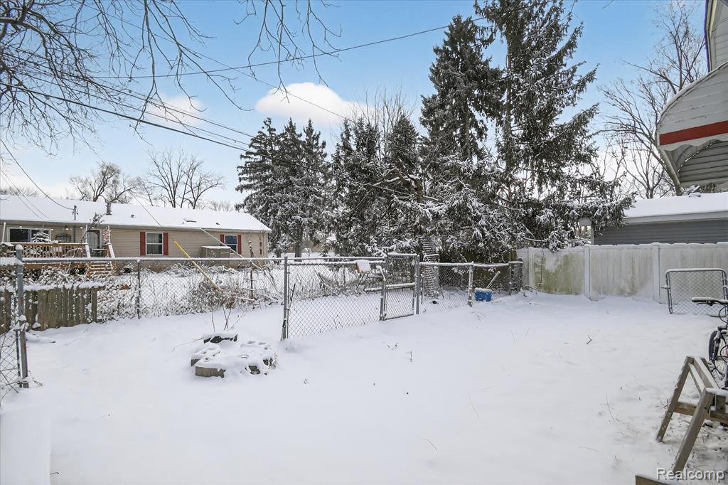 247 S Wallace Boulevard, Ypsilanti, MI 48197 — Photo 32