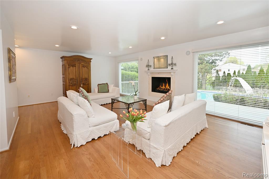 6020 Orchard Ridge Court, West Bloomfield, MI — Photo 5