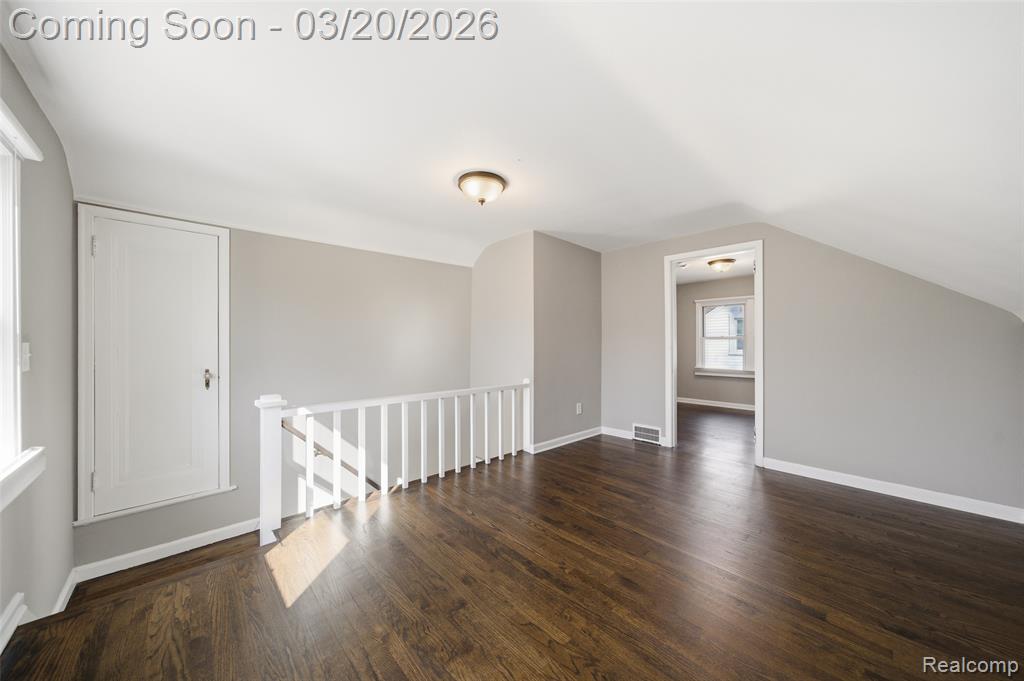 405 N Altadena Avenue, Royal Oak, MI 48067 — Photo 17