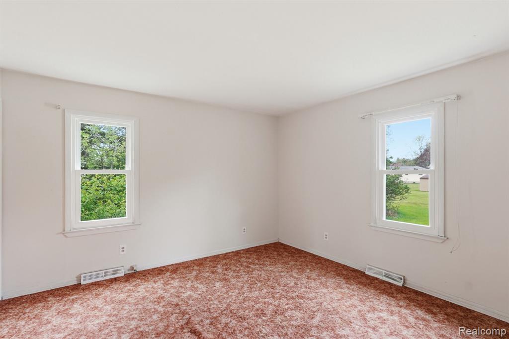 396 Plum Creek Road, Lapeer, MI 48446 — Photo 10