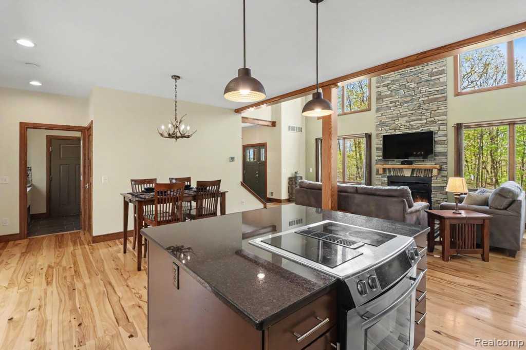 10429 9 Mile Road, Whitmore Lake, MI 48189 — Photo 8
