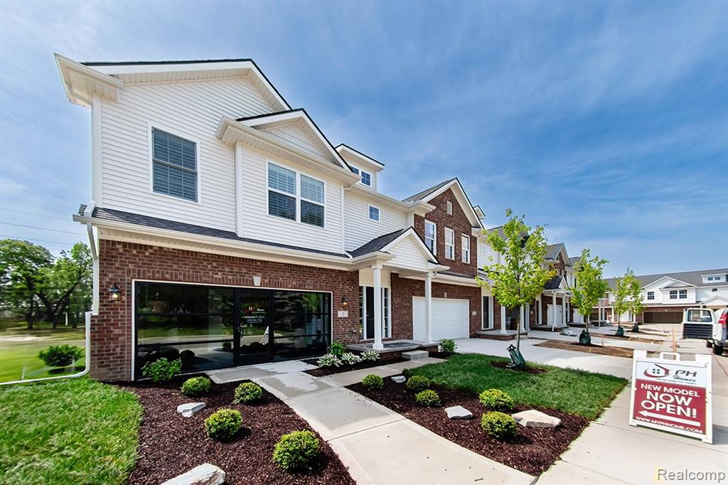 5 Grandview Circle, 70, White Lake, MI — Photo 2