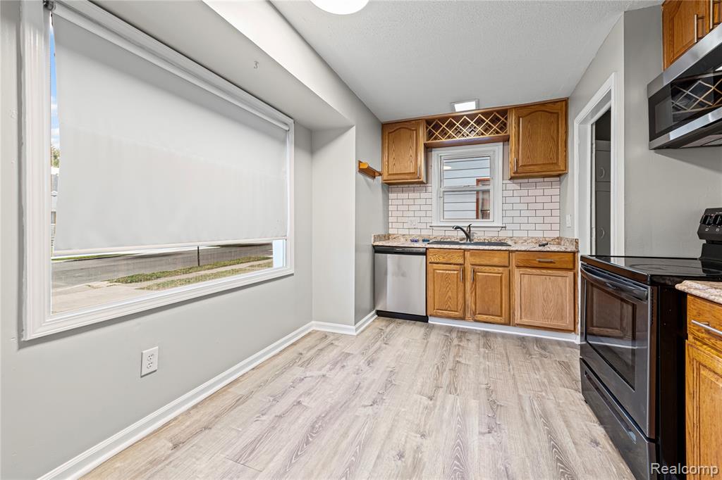 530 Mayflower Avenue, Lincoln Park, MI 48146 — Photo 5